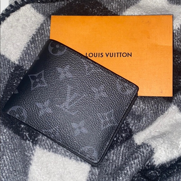 Louis Vuitton Other - Louis Vuitton wallet Grey monogram